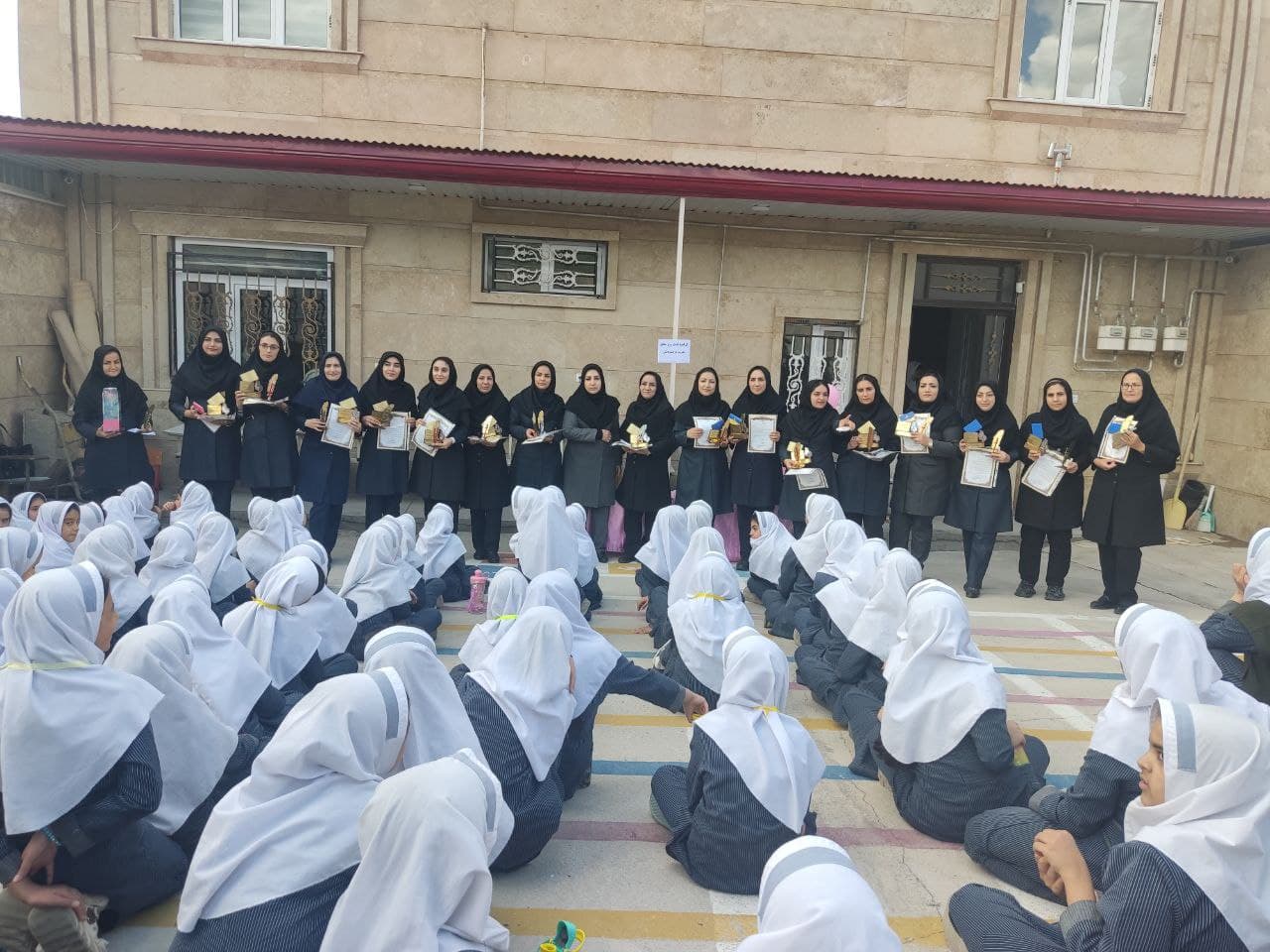 پیش دبستان و دبستان دخترانه درخت دانش
